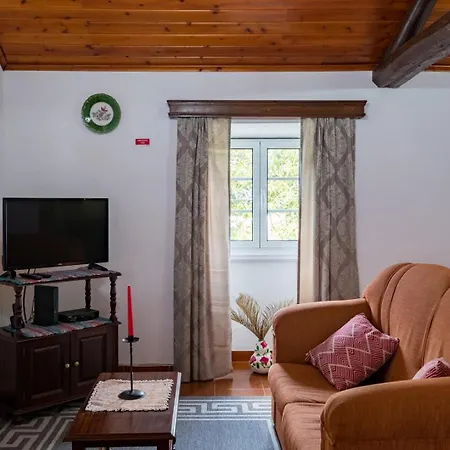 Rustic House - Eco Farm Living