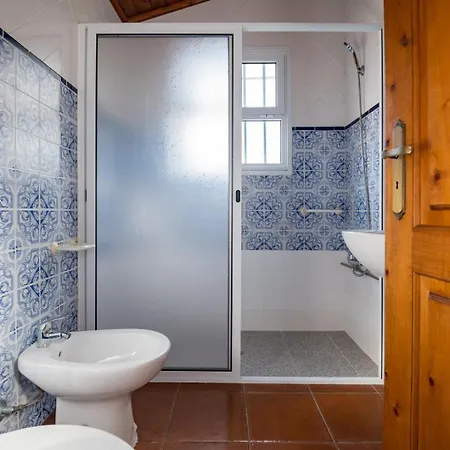 Semesterbostad Rustic House - Eco Farm Living *